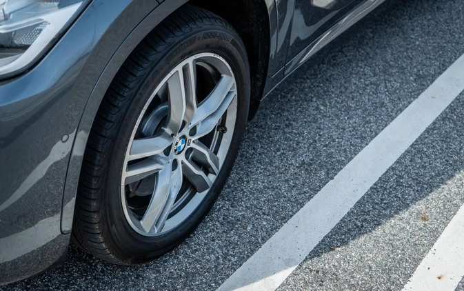 BMW X1 cena 88000 przebieg: 149861, rok produkcji 2016 z Grójec małe 562